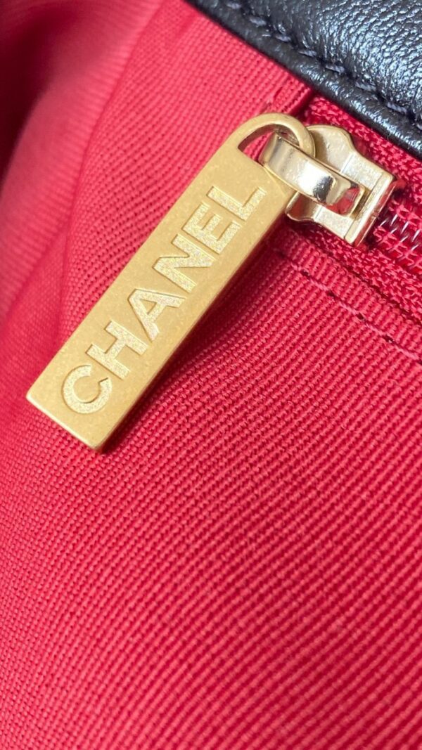 CHANEL 19 HANDBAG