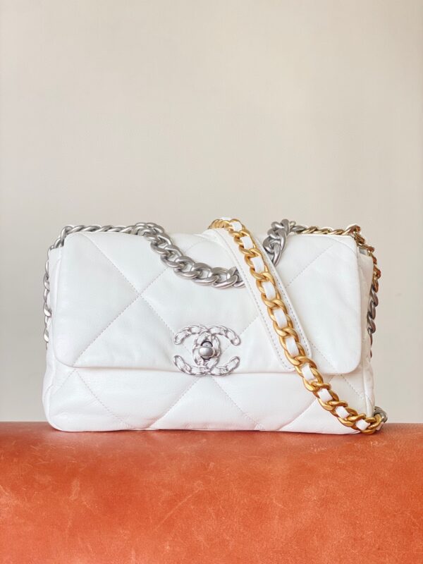 CHANEL 19 HANDBAG