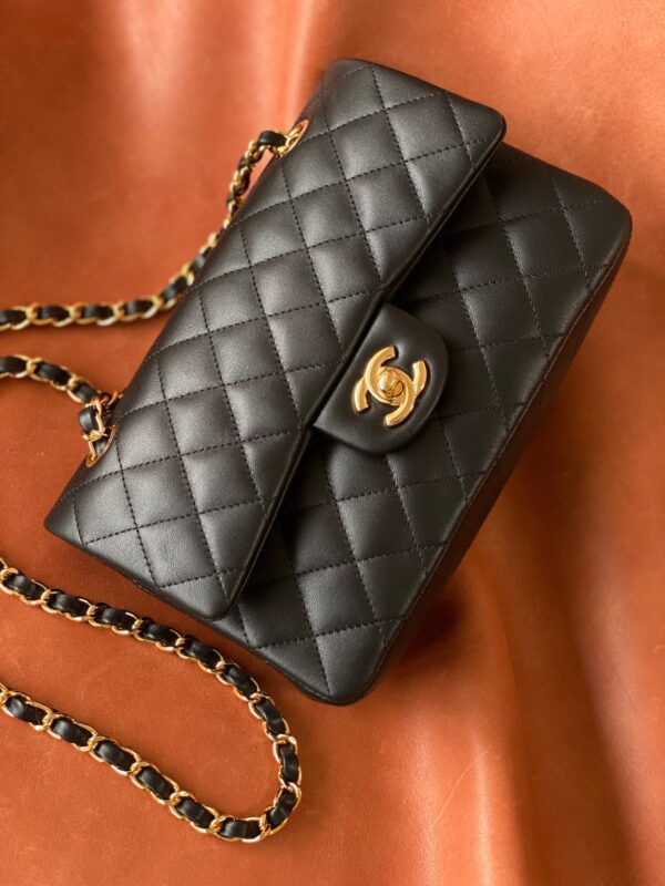 CHANEL SMALL CLASSIC HANDBAG