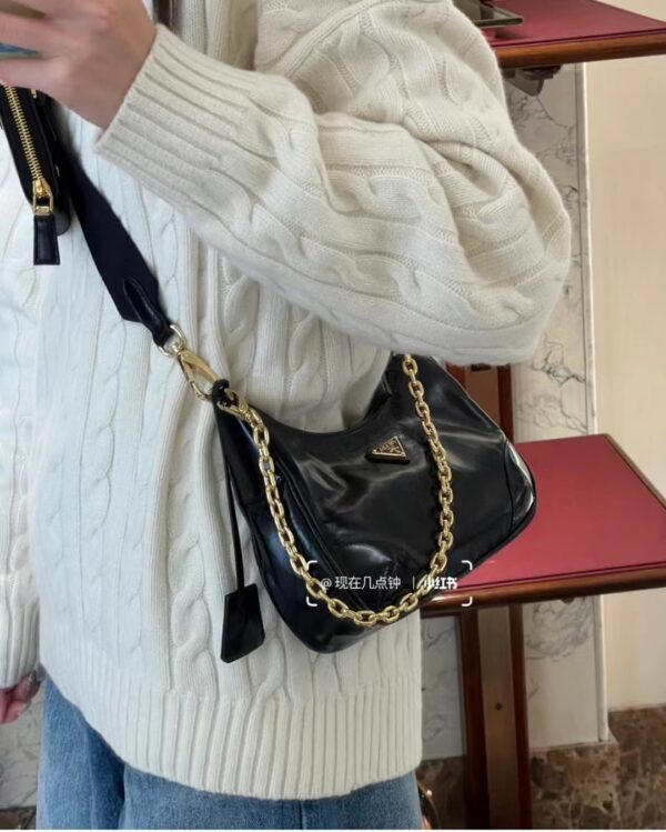 PRADA Re-Edition 2005 Leather Bag 1BH204
