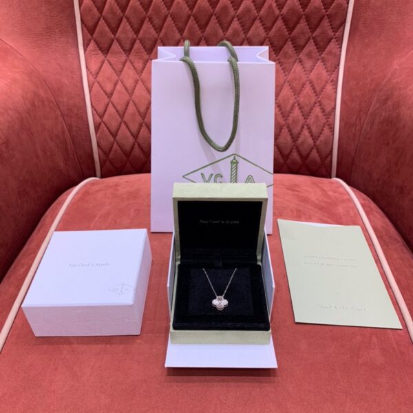 Van Cleef & Arpels 2020 Christmas Alhambra Pendant Necklace