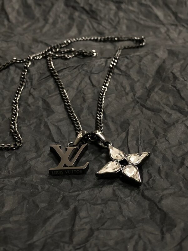 LV 22 Four-leaf clover Necklace