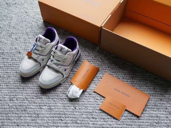 LOUIS VUITTON Trainer 24