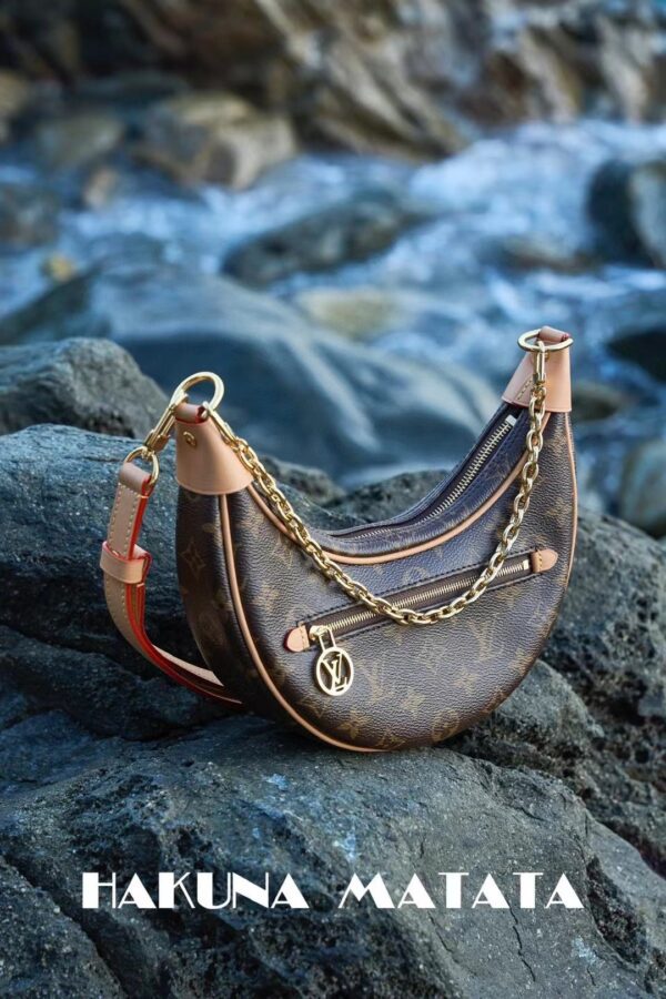 LOUIS VUITTON LOOP M81098