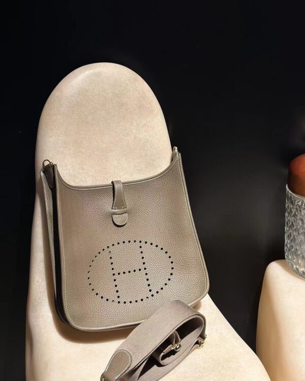 HERMES Evelyne 29 Color18 Clemence leather
