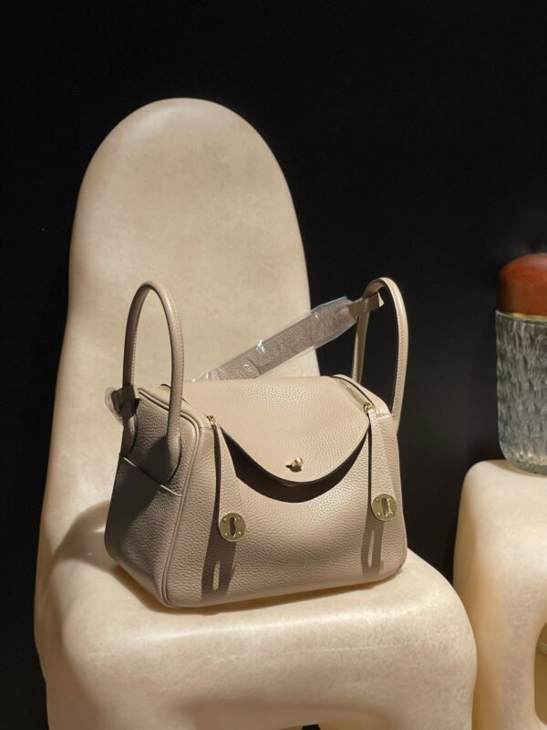 HERMES Lindy 26 Color81 Clemence leather