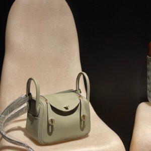 HERMES Mini Lindy Color:Q1 Swift leather