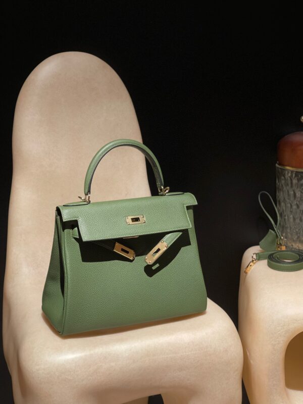 HERMES Kelly 28 Color:V6 Togo leather