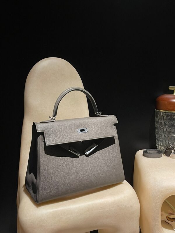 HERMES Kelly 32 Color:8F Togo leather
