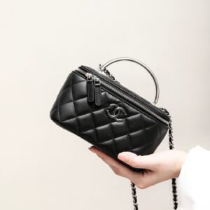 CHANEL 24C Vanity With Chain
