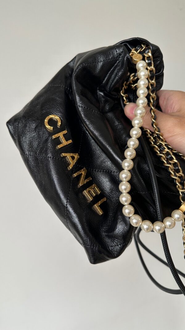 CHANEL 22 MINI BAG