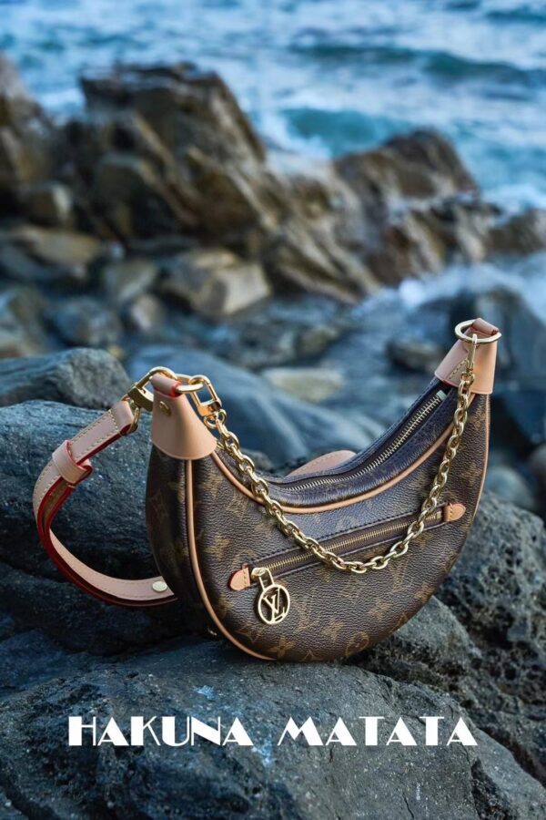 LOUIS VUITTON LOOP M81098