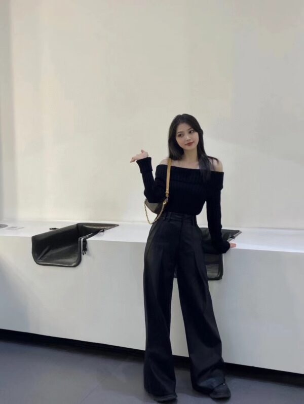 LV WALLET ON CHAIN IVY M81911