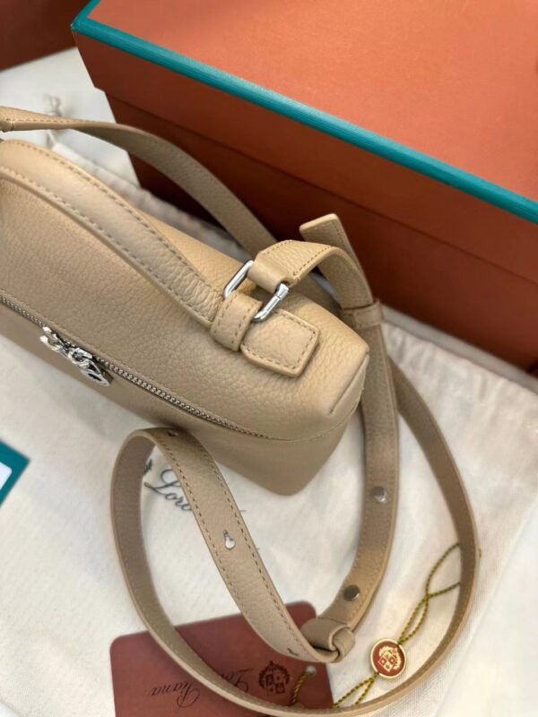 Loro Piana Extra Pocket L19/L27