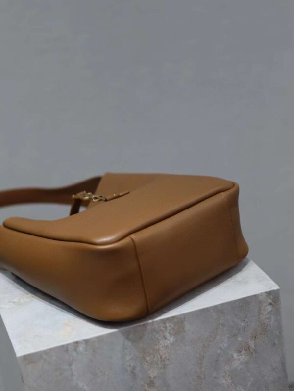 YSL LE 5 À 7 Hobo Bag