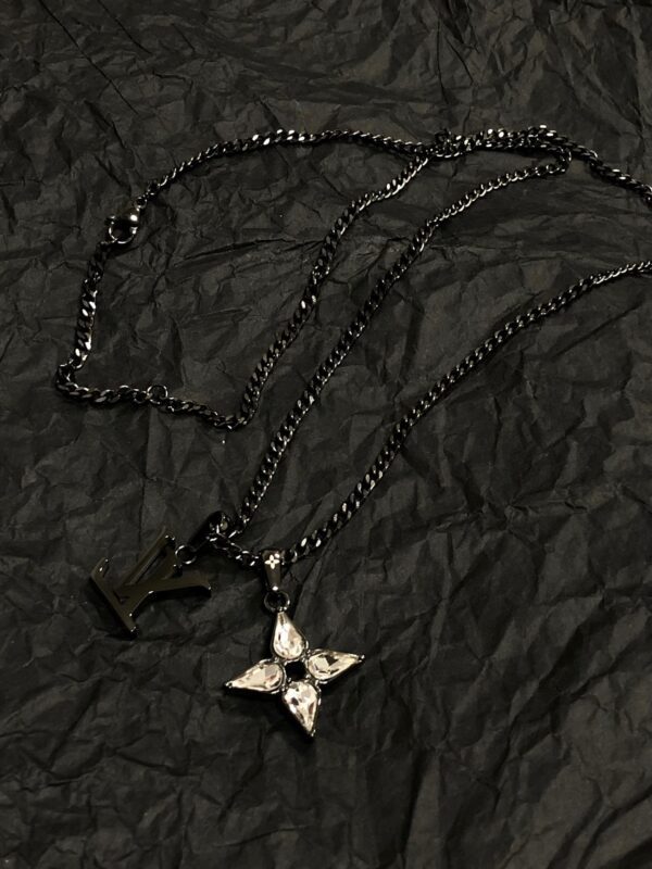 LV 22 Four-leaf clover Necklace