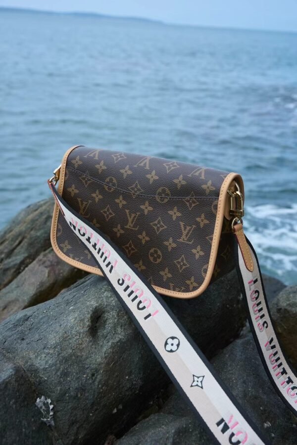 LOUIS VUITTON DIANE M45985