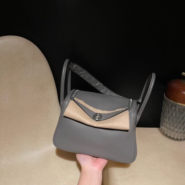 HERMES Lindy 26 Color:0L Clemence leather