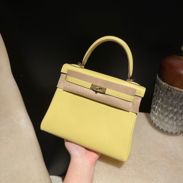 HERMES Kelly 25 Color:1Z Swift leather