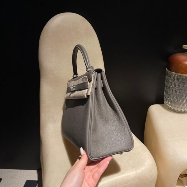 HERMES Kelly 32 Color:8F Togo leather