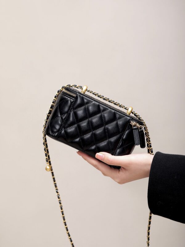 CHANEL 24C Vanity With Chain