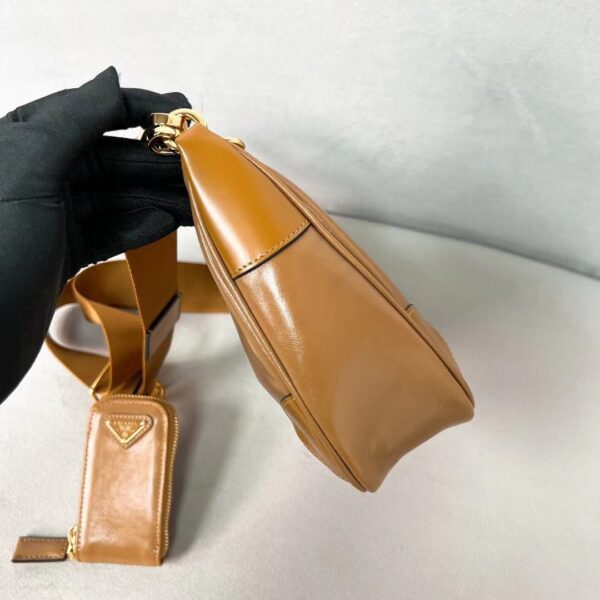 PRADA Re-Edition 2005 Leather Bag 1BH204