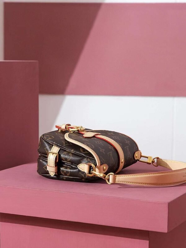 LOUIS VUITTON Saumur BB M46740