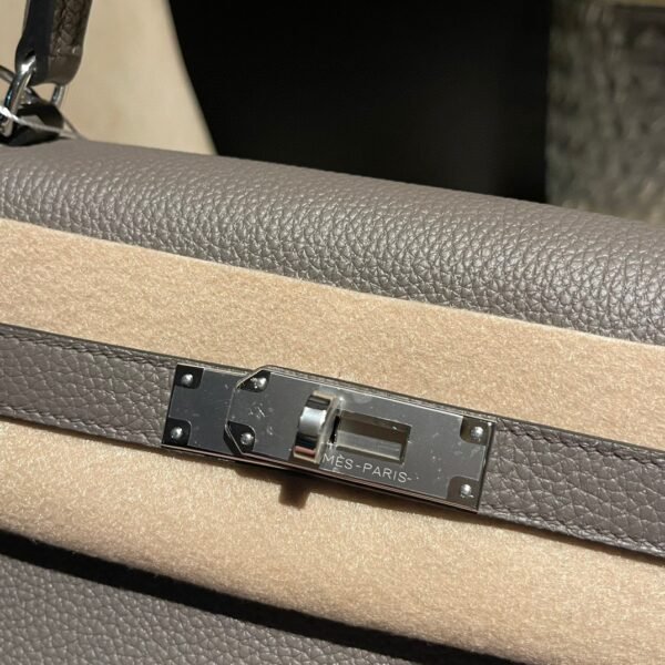 HERMES Kelly 32 Color:8F Togo leather