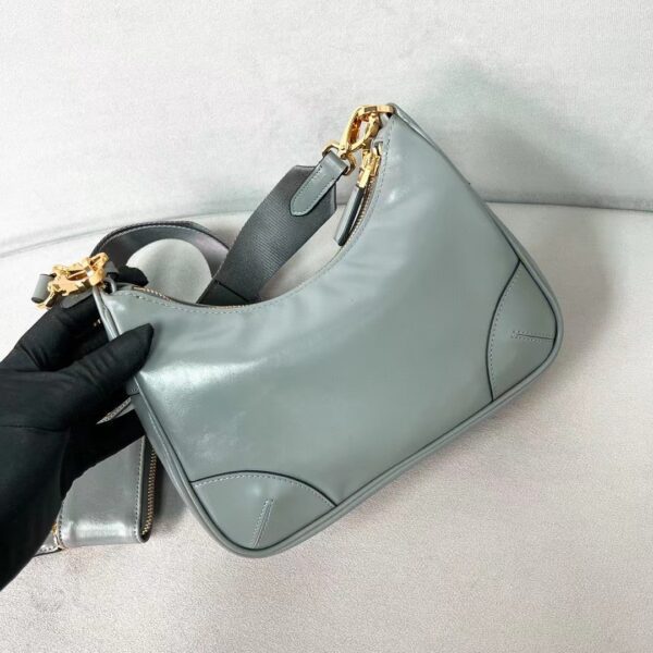 PRADA Re-Edition 2005 Leather Bag 1BH204