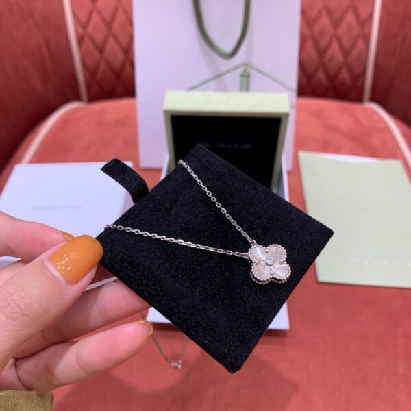 Van Cleef & Arpels 2020 Christmas Alhambra Pendant Necklace