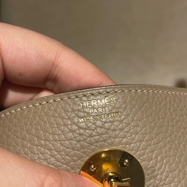 HERMES Lindy 26 Color81 Clemence leather
