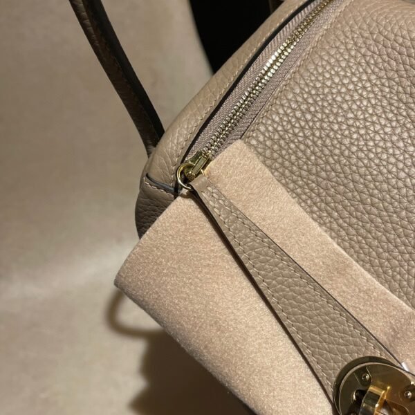 HERMES Lindy 26 Color81 Clemence leather
