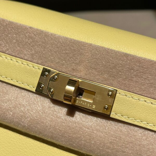 HERMES Kelly 25 Color:1Z Swift leather