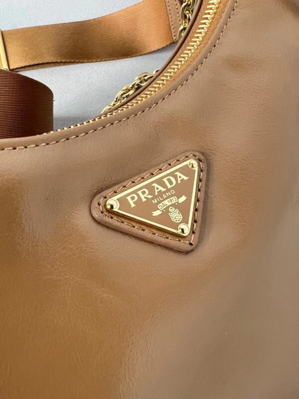 PRADA Re-Edition 2005 Leather Bag 1BH204