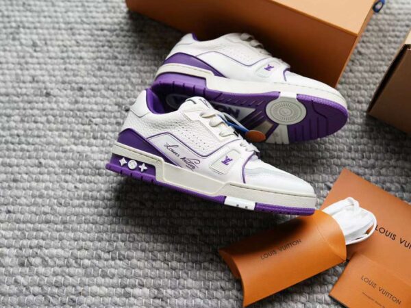 LOUIS VUITTON Trainer 24
