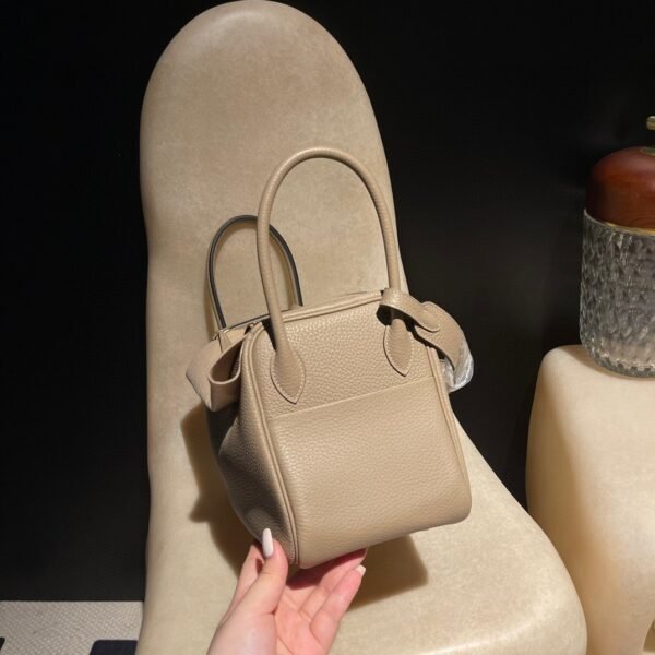 HERMES Lindy 26 Color81 Clemence leather