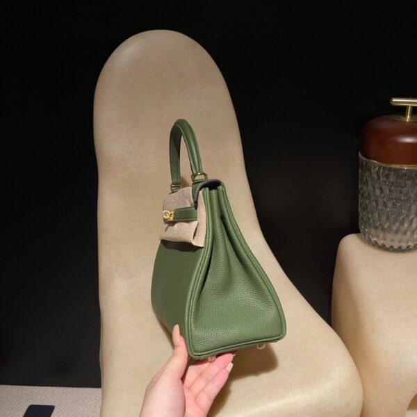 HERMES Kelly 28 Color:V6 Togo leather