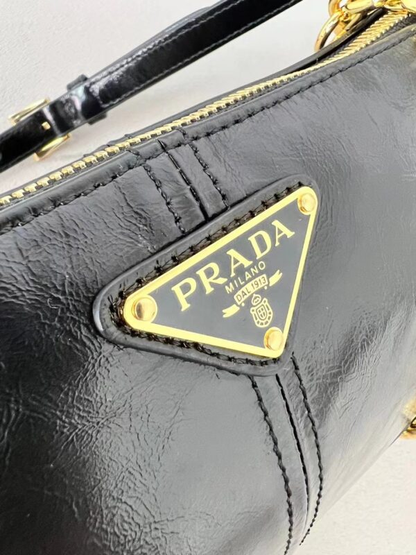 PRADA Re-Edition 2002 Medium Leather Shoulder Bag 1BC221