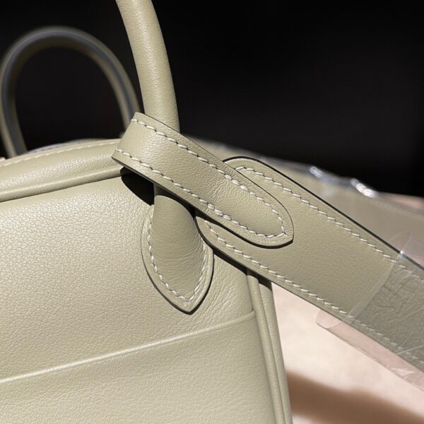 HERMES Mini Lindy Color:Q1 Swift leather