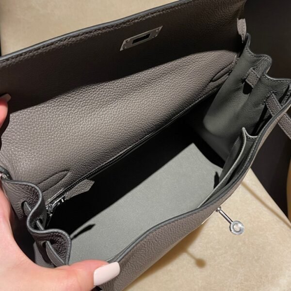 HERMES Kelly 32 Color:8F Togo leather