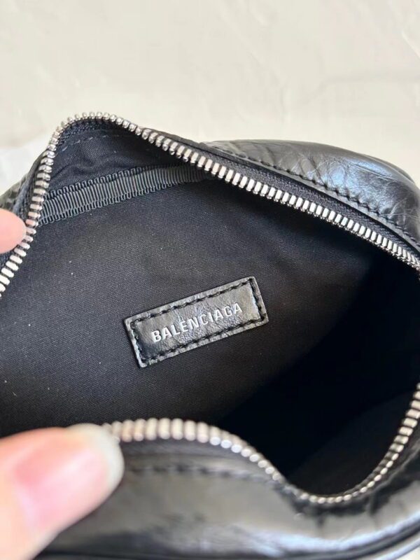 BALENCIAGA Le Cagole Camera Bag