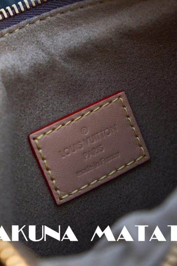 LOUIS VUITTON LOOP M81098