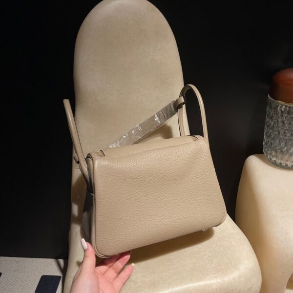 HERMES Lindy 26 Color81 Clemence leather