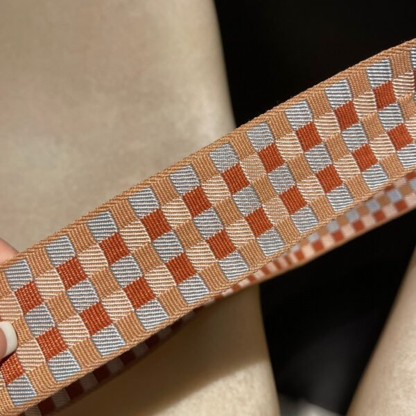 HERMES Mini Lindy Color:0T Clemence leather