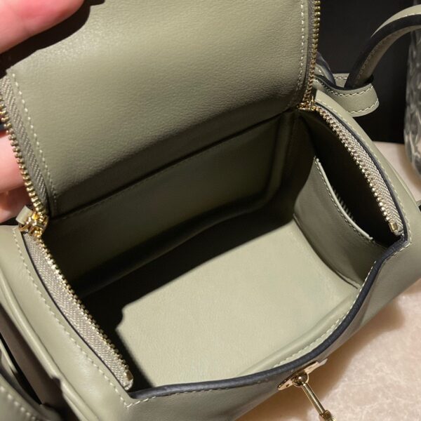 HERMES Mini Lindy Color:Q1 Swift leather