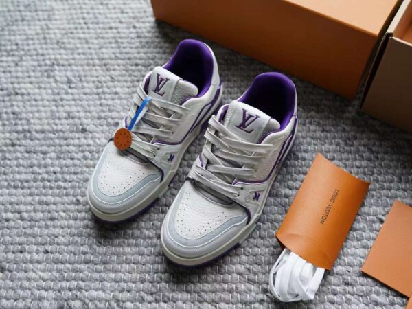 LOUIS VUITTON Trainer 24