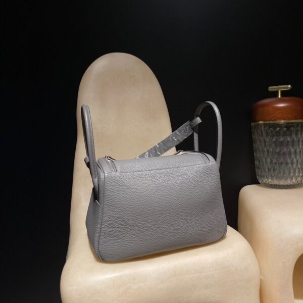 HERMES Lindy 26 Color:0L Clemence leather