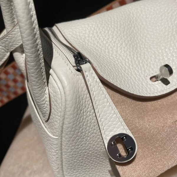 HERMES Mini Lindy Color:0T Clemence leather