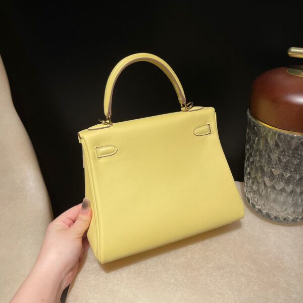 HERMES Kelly 25 Color:1Z Swift leather