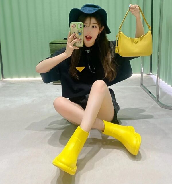 PRADA Re-Edition Saffiano Leather Mini Bag 1BC204